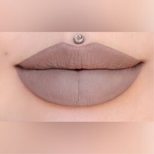 Posh Spice (Cool-Toned Nude) – NWT 🖤 Jeffree Star Velour Liquid Lipstick